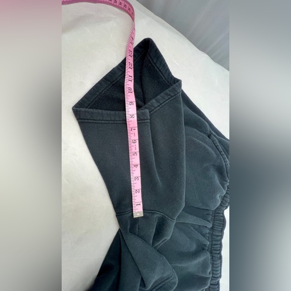 Lot of two Nike Sportswear Club Fleece shorts Size Medium - Picture 10 of 16